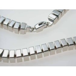 Squares Necklace in 18kt White Gold