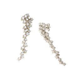 Orecchini a Cascata con 48 Diamanti in Oro Bianco