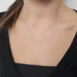 Collana Circle Diamante Castone da 4,50mm foto indossata