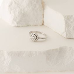 Anello Stardust con Pavè di Diamanti in Oro Bianco