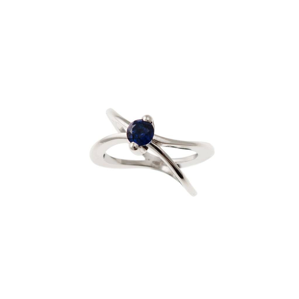 X shaped Solitaire Ring with Blue Sapphire in White Gold