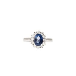Anello Kate Zaffiro Ovale 8x6mm e 12 Diamanti in Oro Bianco