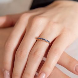 Veretta 9 Zaffiri Blu da 0.383ct in Oro Rosa foto indossata