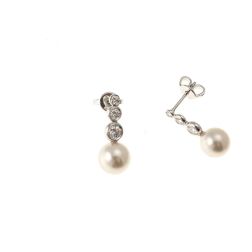 Orecchini Circle Perle e Diamanti a Scalare in Oro Bianco