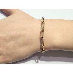 Photo of worn Rolo Squared Oval Chain Bracelet Yellow Gold - 20.50cm