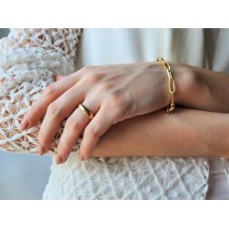 Photo of worn Rolo Squared Oval Chain Bracelet Yellow Gold - 20.50cm