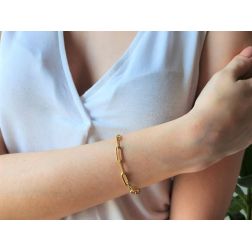 Photo of worn Rolo Squared Oval Chain Bracelet Yellow Gold - 20.50cm