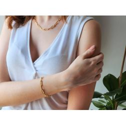 Photo of worn Rolo Squared Oval Chain Bracelet Yellow Gold - 20.50cm