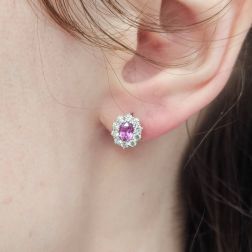 Orecchini Kate Zaffiro Rosa 5x4mm e 20 Diamanti foto indossata