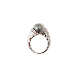 Contrariè Tahitian and Australian Pearl ring with Diamonds