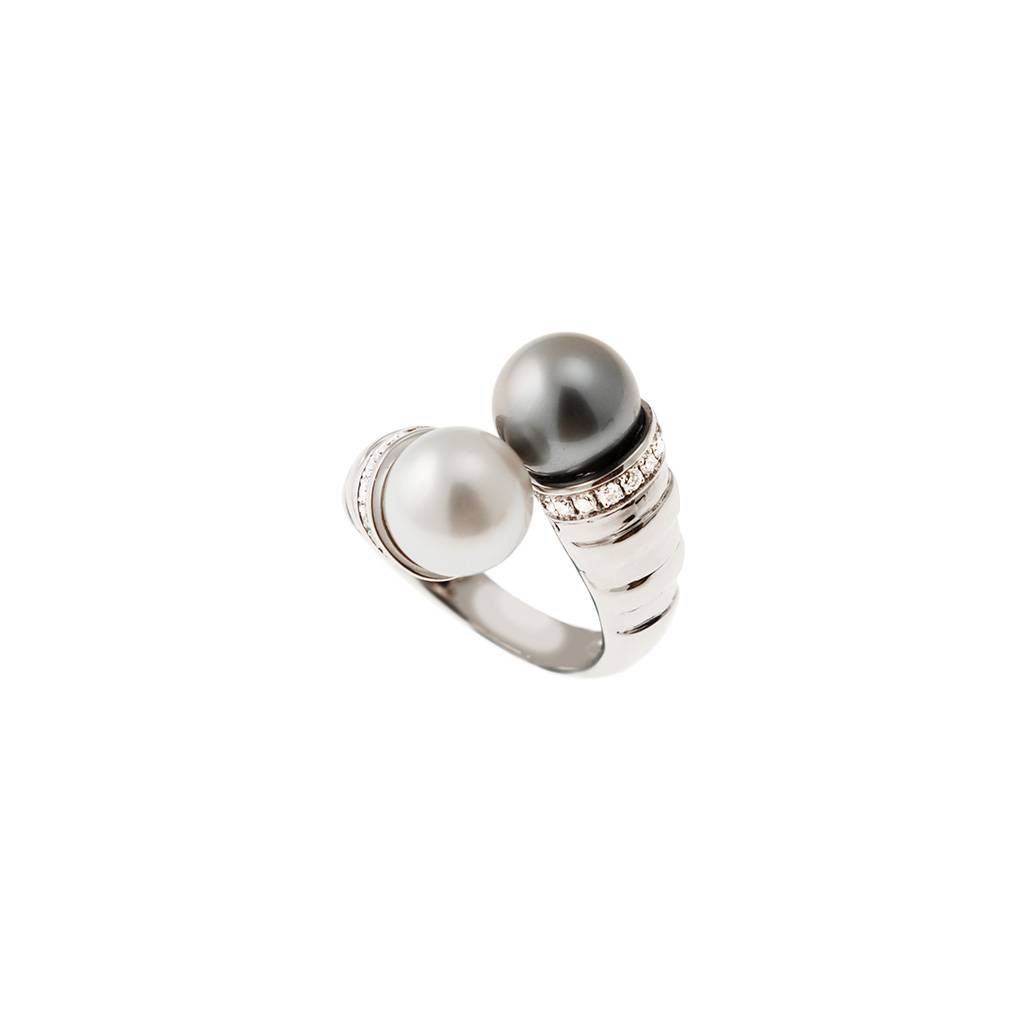 Contrariè Tahitian and Australian Pearl ring with Diamonds
