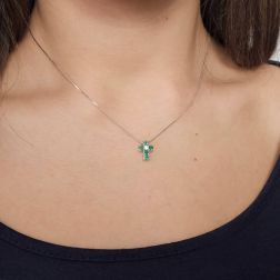 Collana con Croce Smeraldi - Larghezza 8.3mm foto indossata