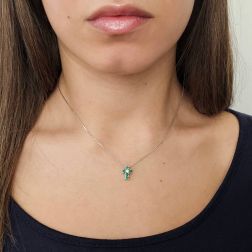 Collana con Croce Smeraldi - Larghezza 8.3mm foto indossata