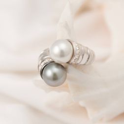 Contrariè Tahitian and Australian Pearl ring with Diamonds