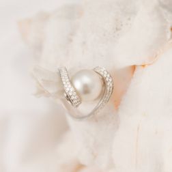 Anello Spirale Elegante Diamanti e Perla Australiana