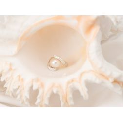 Elegant Spiral Ring with Australian Pearl and Diamonds