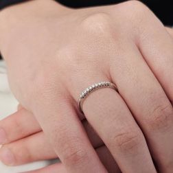 Anello Veretta 11 Diamanti Oro Bianco - 2mm foto indossata