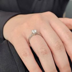 Photo of worn Solitaire Band in Platinum Diamond 0.93ct IGI