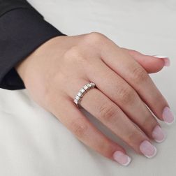 Veretta 7 Diamanti - Larghezza 3.6mm - Oro Bianco foto indossata