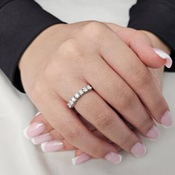 Photo of worn 7 Diamonds Ring - Width 3.6mm - White Gold