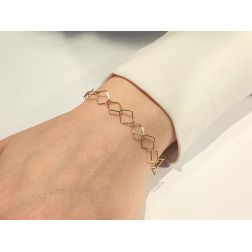 Photo of worn 20.50cm Chain Bracelet with Rhombus  in 18kts yellow gold