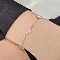 Bracciale Baby con Animali smaltati in Oro Giallo foto indossata