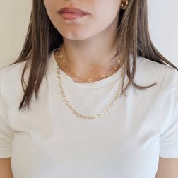 Photo of worn Laccio Necklace 89cm Chain Brilliant and Hammered in Yellow Gold