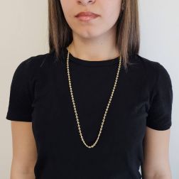 Photo of worn Necklace 70cm Chain Triangles Twisted Thread Yellow Gold