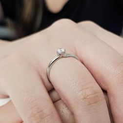Photo of worn Solitaire "Love Panarea" GIA Diamond 0.20ct Platinum