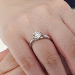 Solitario "Blossom" Diamante GIA da 1.00ct Platino foto indossata