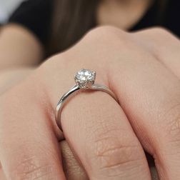 Solitario "Love Panarea" Diamante GIA da 0.55ct Platino foto indossata