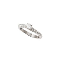 Solitario "Bridge" Diamante GIA da 0.38ct Contorno Griffato Platino