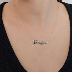 Photo of worn Necklace with name Noelyn in white gold 18kt (Last piece available)