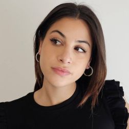 Foto Indossata Orecchini Boccole con mezzo giro di Diamanti in Platino
