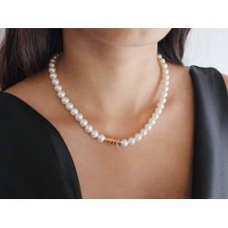 Collana Perle Akoya chiusura a spirale con Zaffiri Mandarino foto indossata
