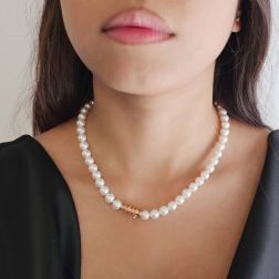 Collana Perle Akoya chiusura a spirale con Zaffiri Mandarino foto indossata