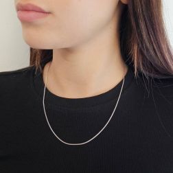 Collana Spiga tonda 45cm-50cm x 1.10mm - Platino indossata
