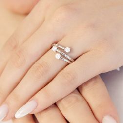 Anello Contrariè tre fili Trilogy 0,50ct - Platino - Misura 15 foto indossata