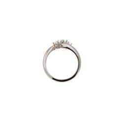 0,82ct GIA Certificate Diamonds Oblique Trilogy Ring in Platinum
