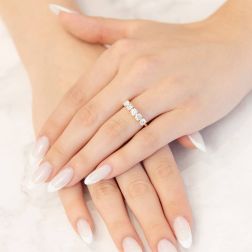 Photo of worn 5 Diamonds GIA Certificate 0.24ct and 0.25ct Ring - Width 4.50mm - Rose Gold
