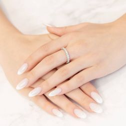 Foto Indossata Veretta Eternity Intreccio 2.90mm in Platino e Diamanti foto indossata