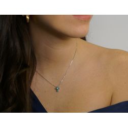 Collana con Croce Smeraldi - Larghezza 8.3mm foto indossata