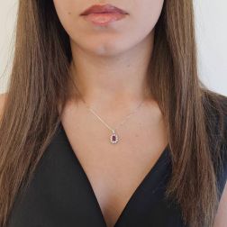 Ciondolo Kate Rubino Ottagonale 6x4mm contorno 10 Diamanti foto indossata