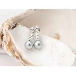 Pendant earrings with 10 diamonds and Tahitian Pearls