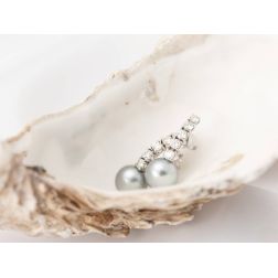 Pendant earrings with 10 diamonds and Tahitian Pearls