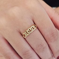 Photo of worn Oval Intertwined Yellow Gold Ring