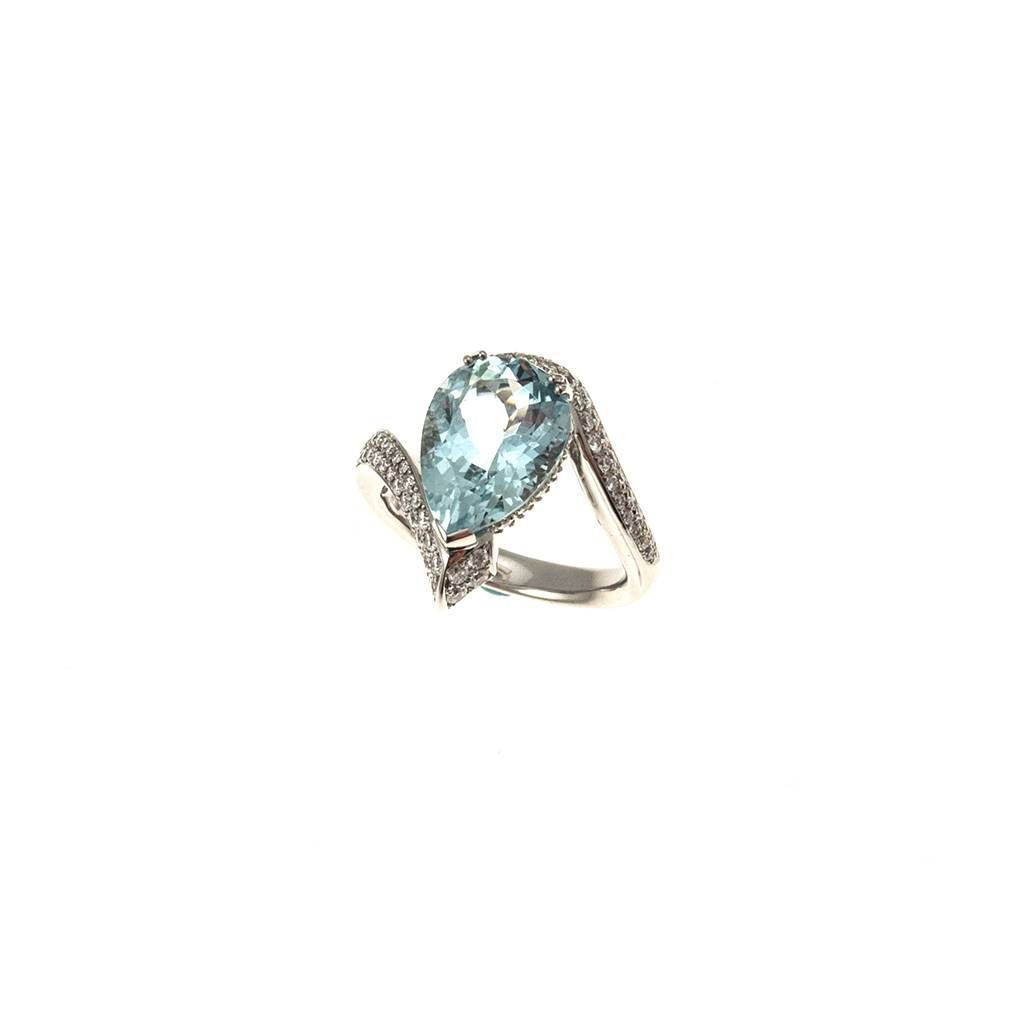 Anello Contrariè con Acqua Marina a goccia e Diamanti in Platino
