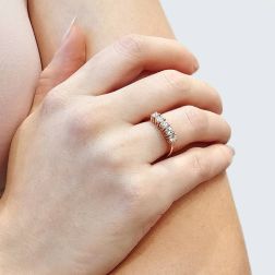Foto indossata Veretta 5 Diamanti - Larghezza 3.5mm - Oro Rosa