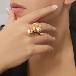 Photo of worn Ring The Waiting in Rose Gold