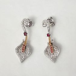 Orecchini Lily in Oro Bianco e Rosa con Diamanti e Rubini
